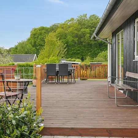 Modern Near And Nature Helnaes Ferienhaus